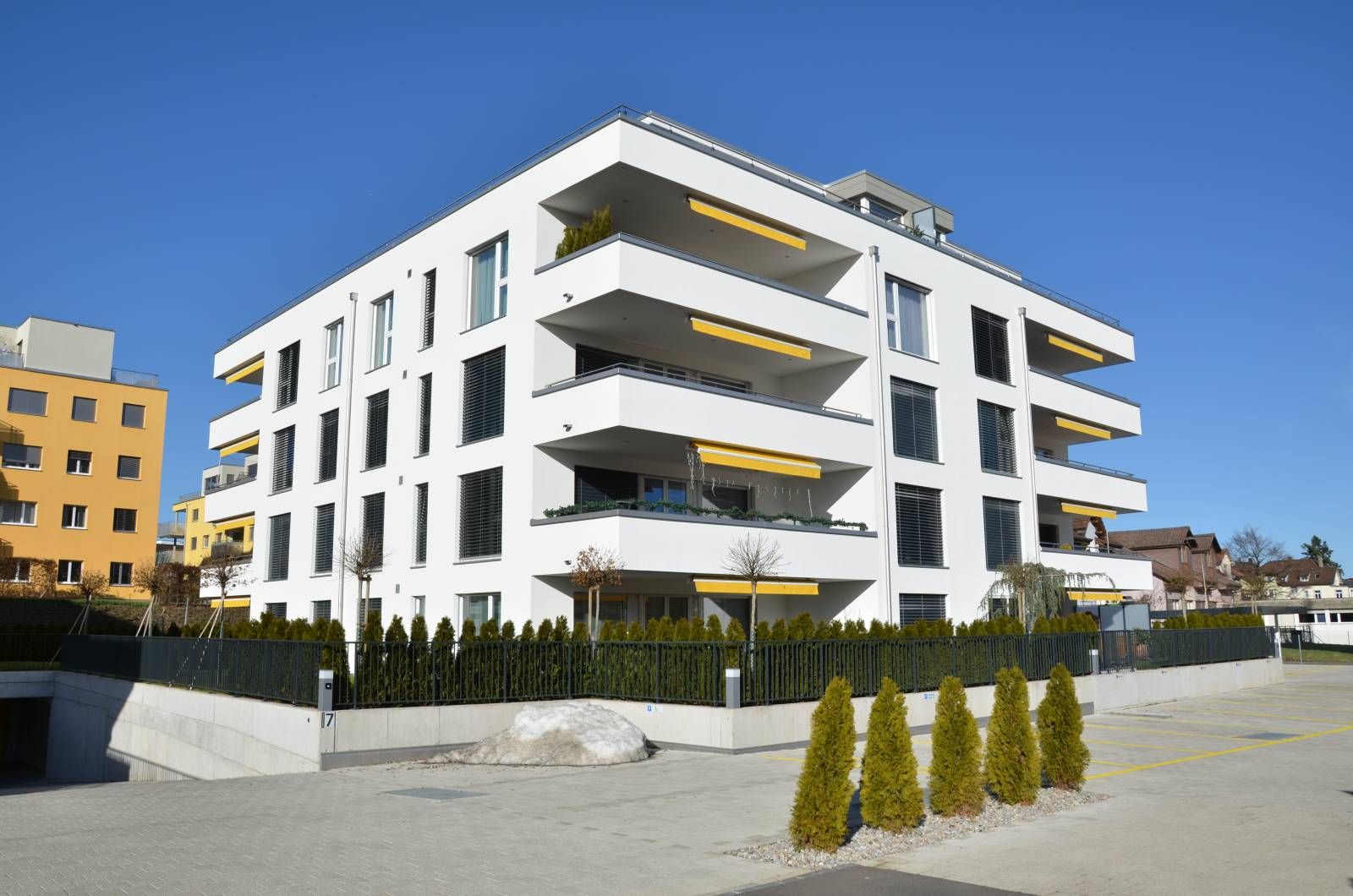mehrstöckiges Flachdachhaus