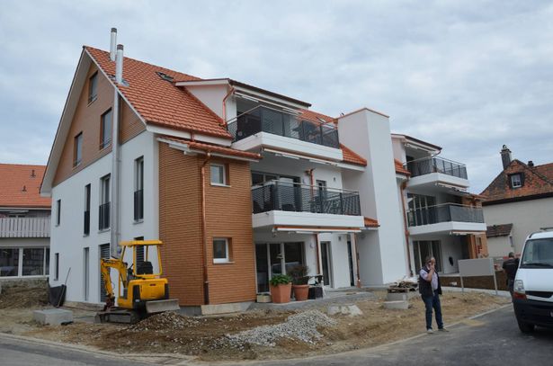 Mehrfamilienhaus in Fertigstellung